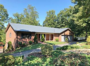 7396 Woodland Hills Rd, Hickory, NC 28602