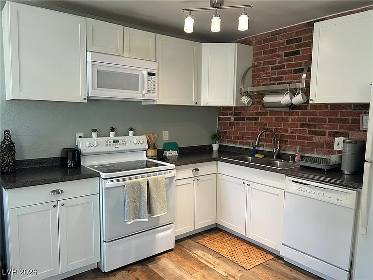 1481 Lorilyn Ave #4 — Photo 8