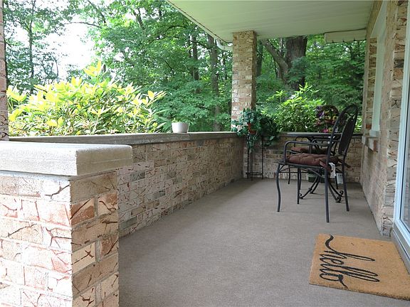 4th image of 110 Hillvue Ln
