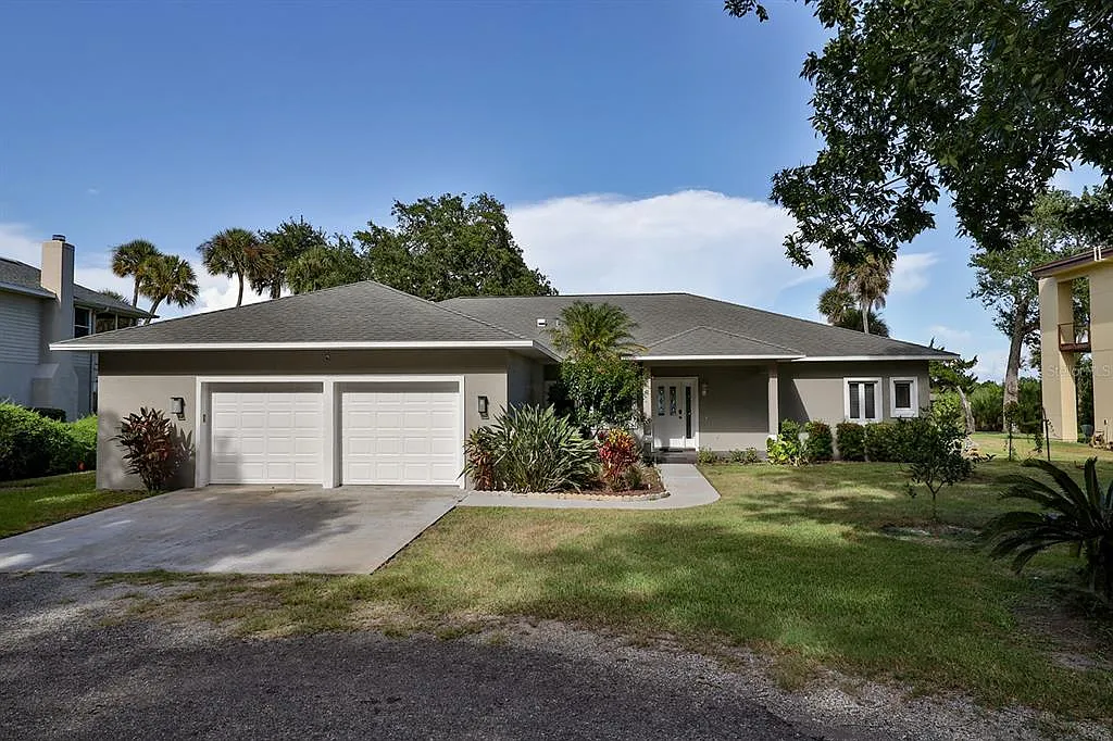 3 bed, 3.0 bath, 2444 sqft, $4,000 — Photo 2
