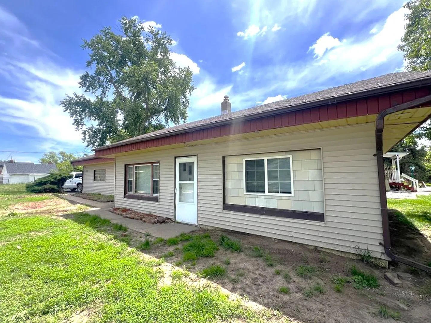 Awesome SW Midtown ranch w/ attached garage! — Photo 4
