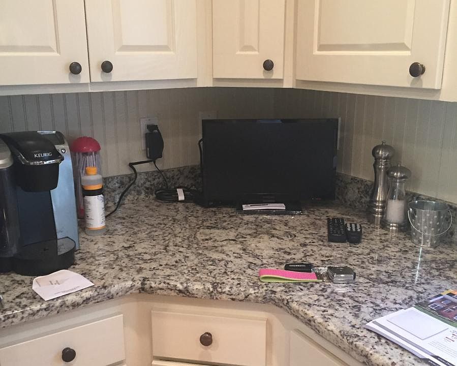 granite countertops in kitchen