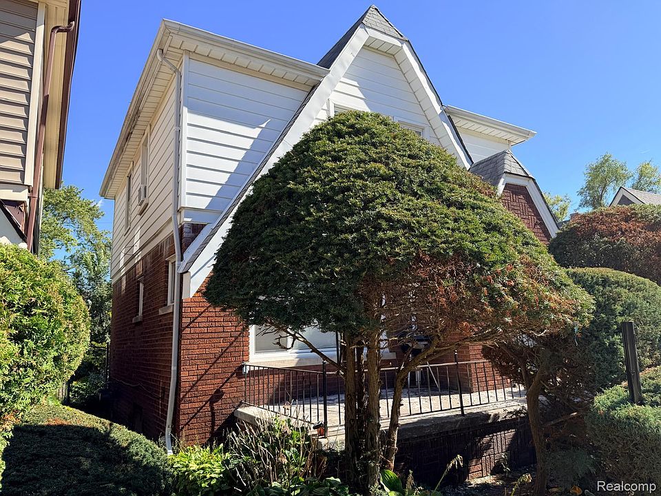 4th image of 16814 Lilac St