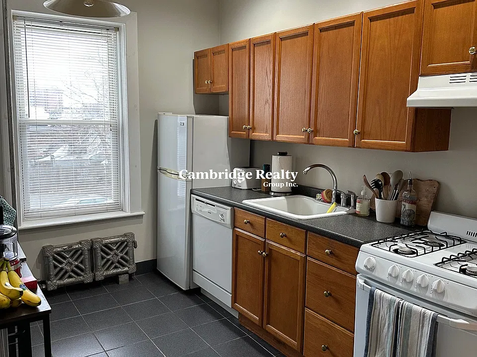33 Highgate St #4R
