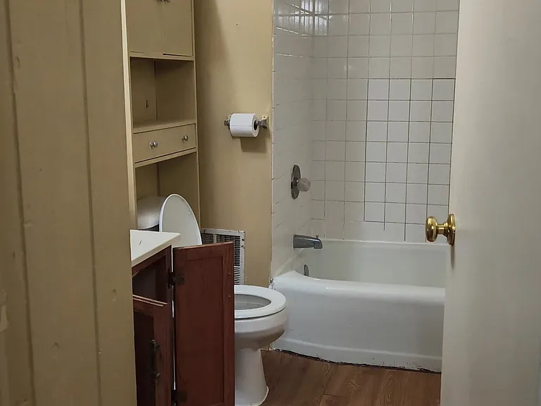 221 Clay St — Photo 6