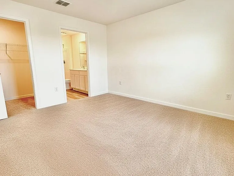 5844 SW 132nd Pl — Photo 5