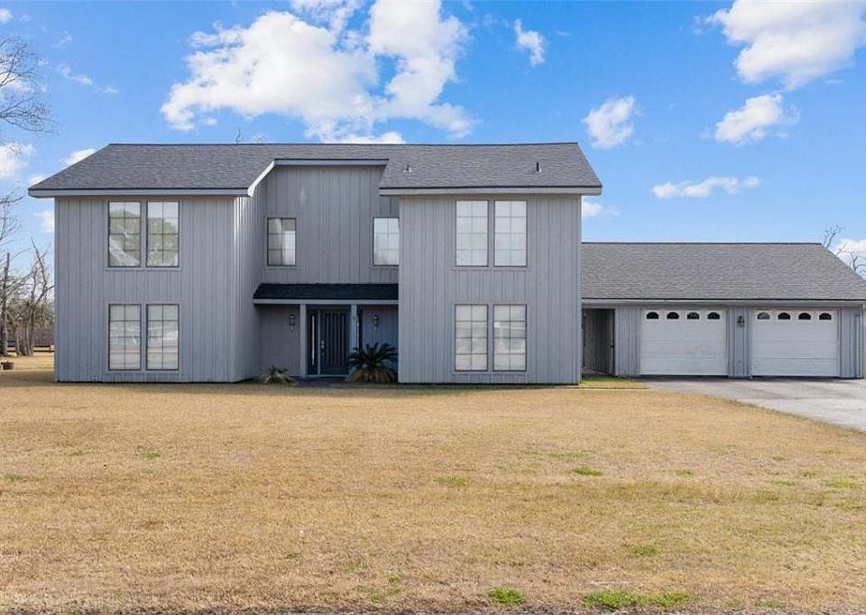1st image of 817 Lakelyn Dr