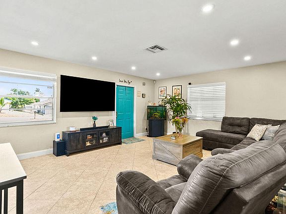 4th image of 1102 Florence Road