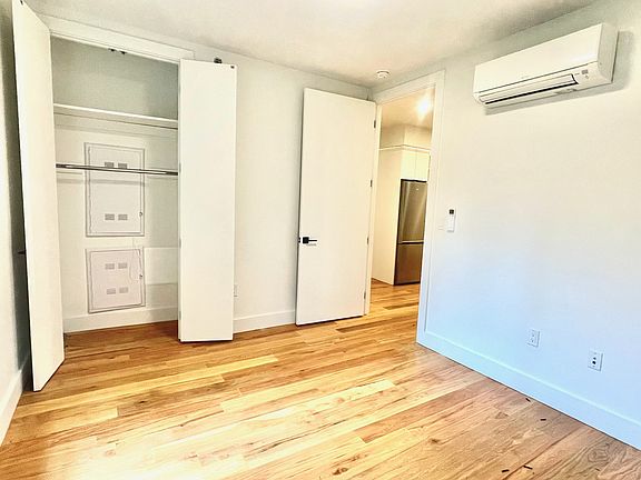 4th image of 1823 Woodbine St #1C