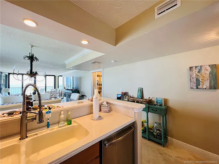 10600 S Ocean Dr #701 — Photo 18