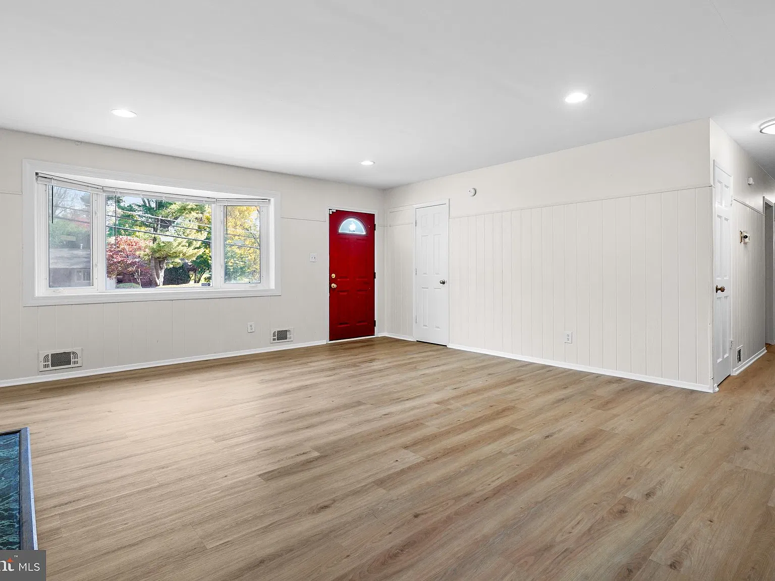 4 bed, 3.0 bath, 3016 sqft, $3,800 — Photo 3