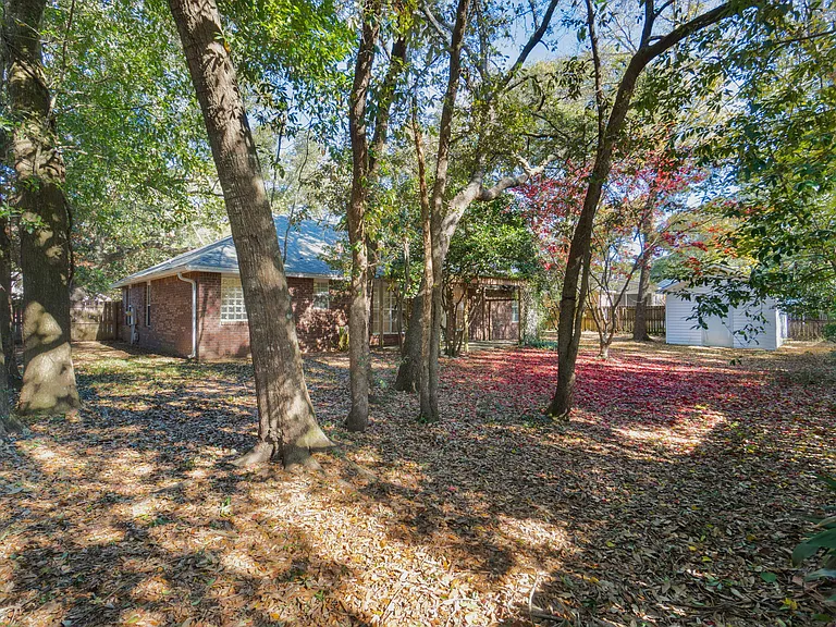 4591 Scarlet Dr — Photo 28