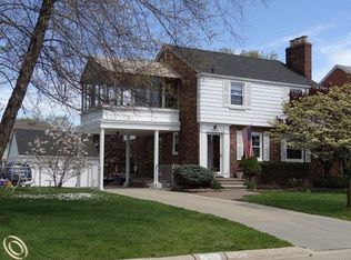 22467 Bayview Dr, Saint Clair Shores, MI