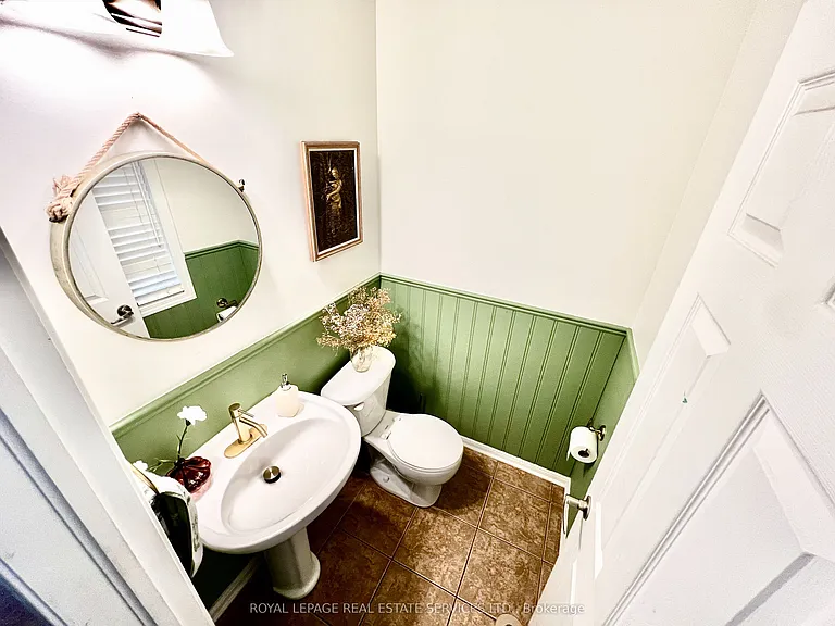 906 Burrows Gate — Photo 8