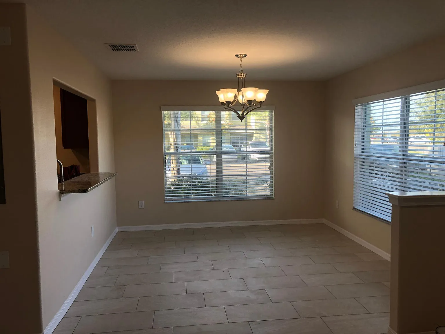 3 bed, 2.5 bath, 1371 sqft, $1,995 — Photo 2