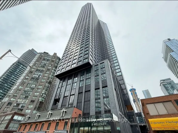 8 Wellesley St E #5012, Toronto, ON M4Y 3B2