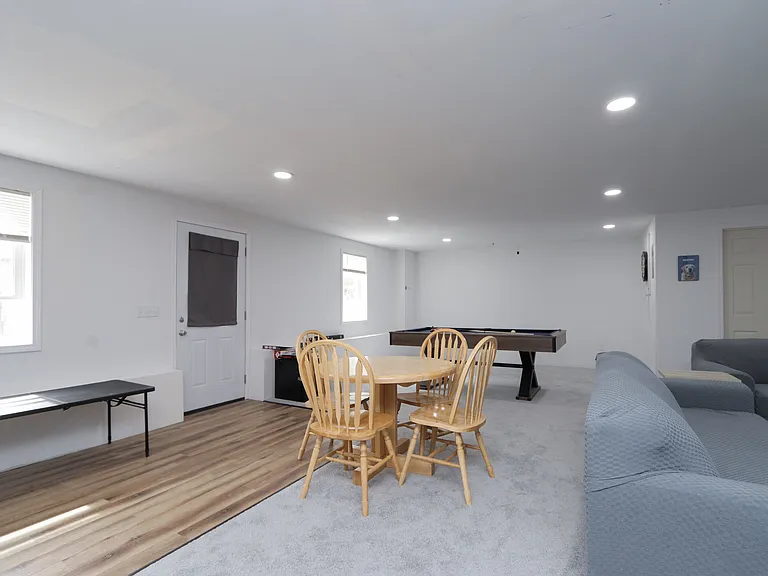 177 Thompson St — Photo 34