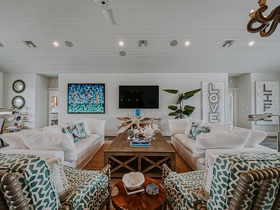 2nd image of 3 Aloha Ln