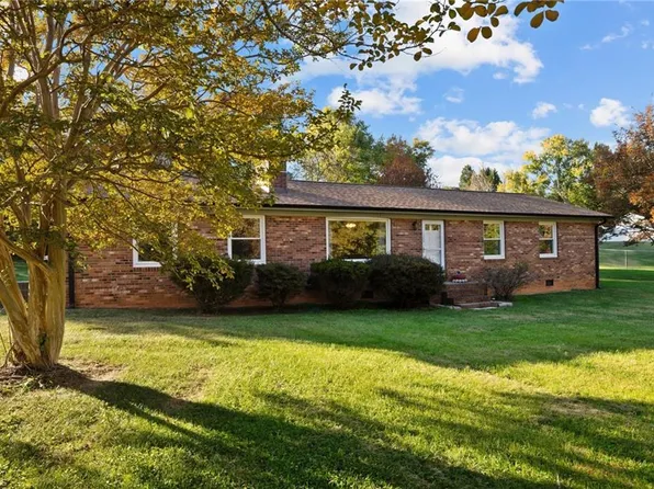1260 Morgan St, Walnut Cove, NC 27052