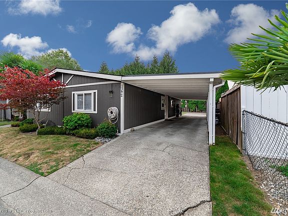 3rd image of 725 37th St SE Trailer 42