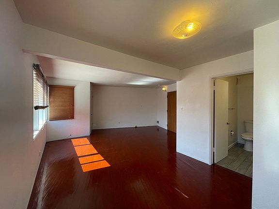 4th image of 604 Brooklyn Ave