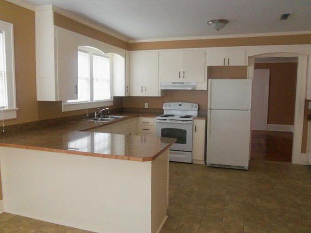 2nd image of 602 N Davis St