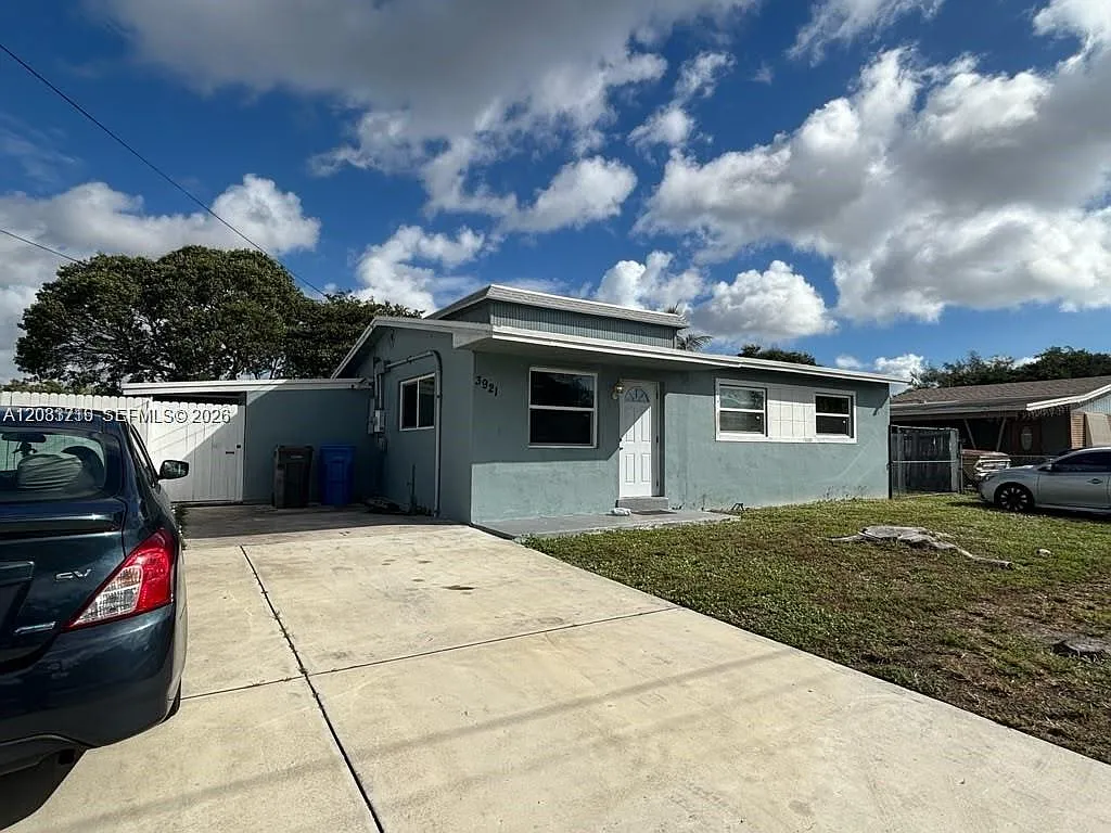 Lake Forest Sec 4 — Photo 1