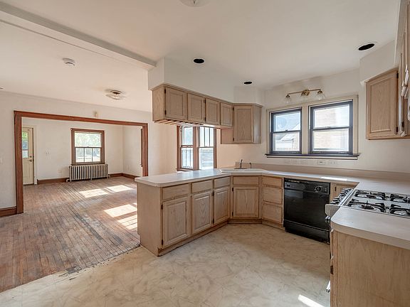 4th image of 522 N Central Ave
