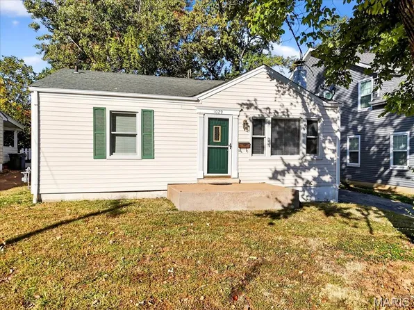 1029 Kinstern Dr, Saint Louis, MO 63131