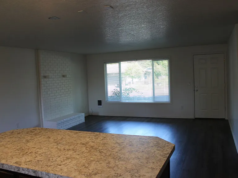 2588 NE Grant St — Photo 5
