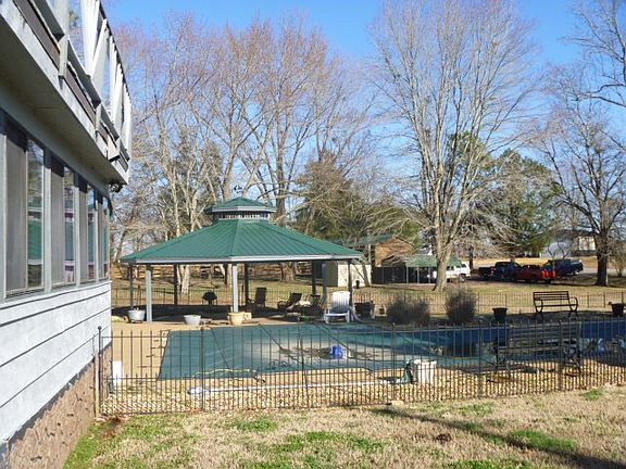 5th image of 369 Holiday Acres Dr
