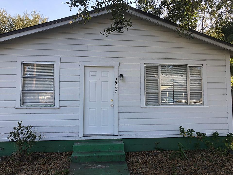 1st image of 3207 E 9th Ave