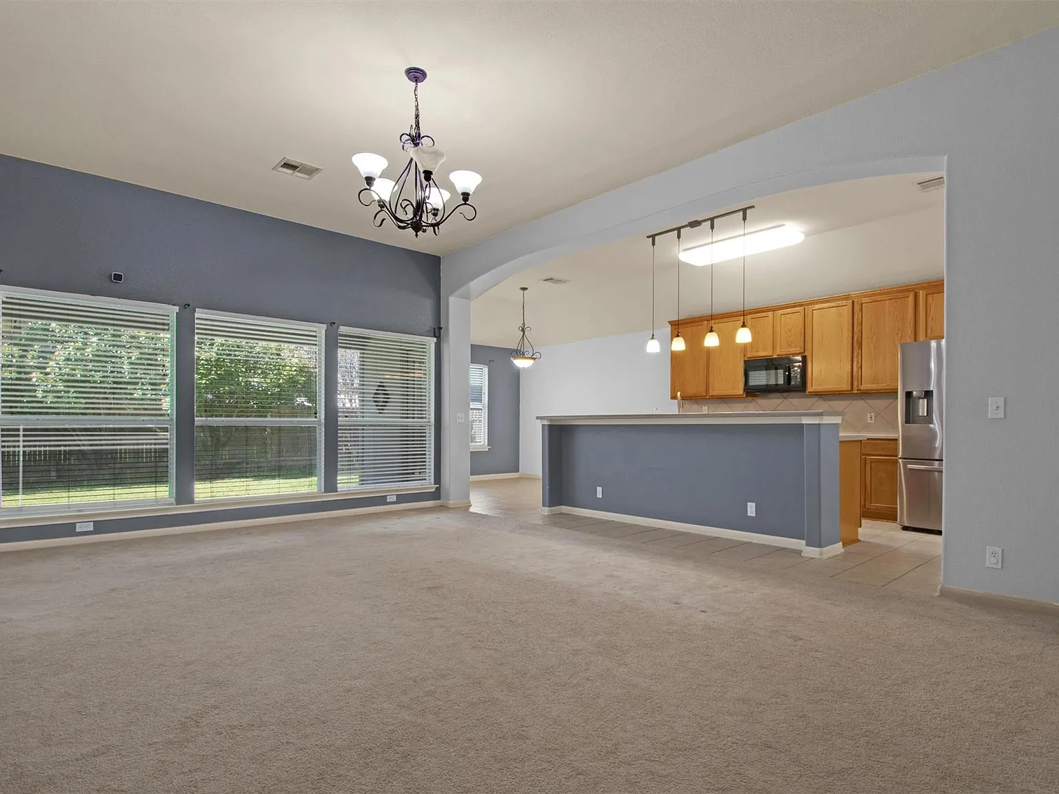 3 bed, 2.0 bath, 1913 sqft, $2,100 — Photo 4