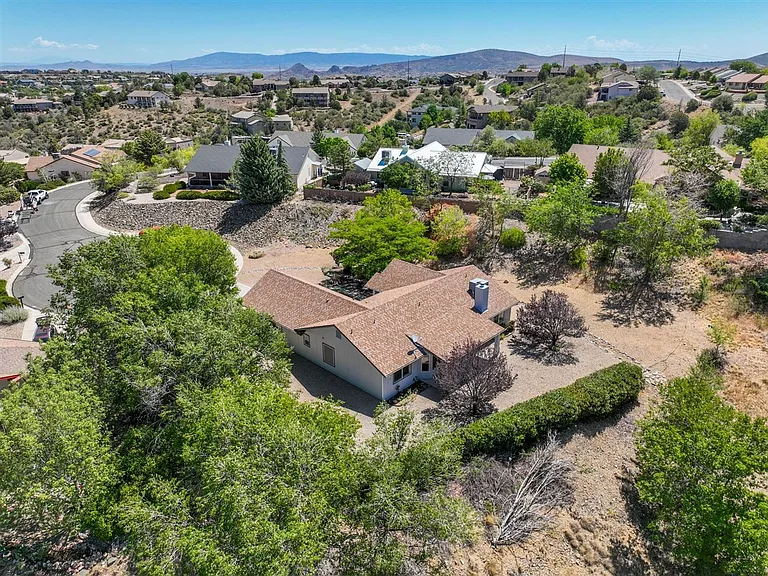 379 Badger Ct — Photo 41