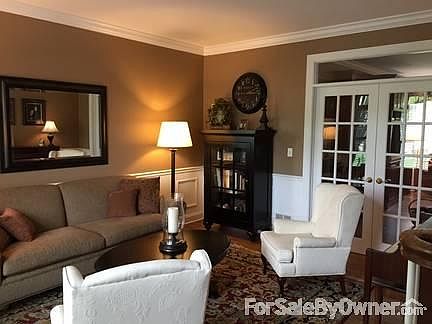 5th image of 934 W Kelsey Ct