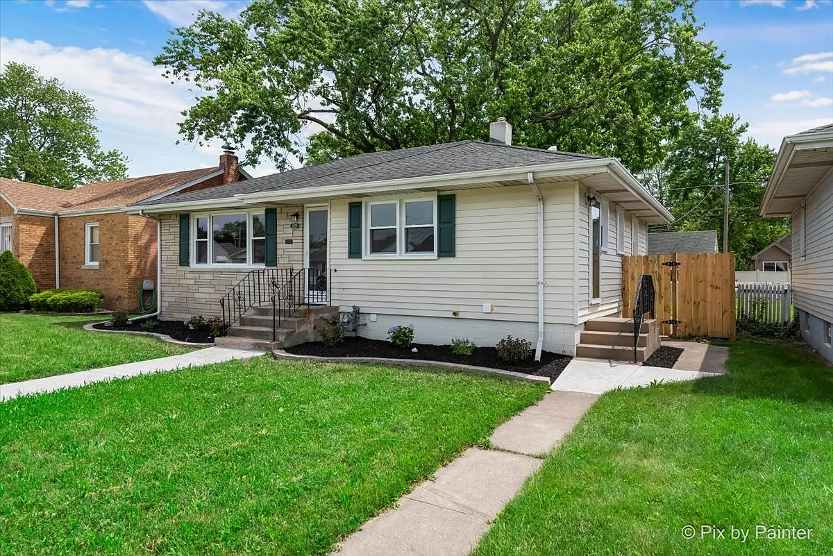 1329 Hirsch Ave photo 1