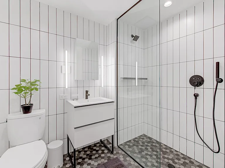 186 N 6th St #207 — Photo 8