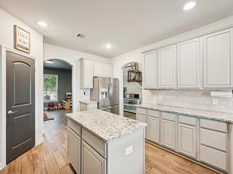 2406 Harborwood Ct — Photo 18