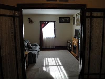 4th image of 827 E Maple Ave