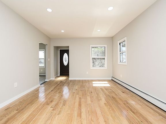 5th image of 22325 105th Ave