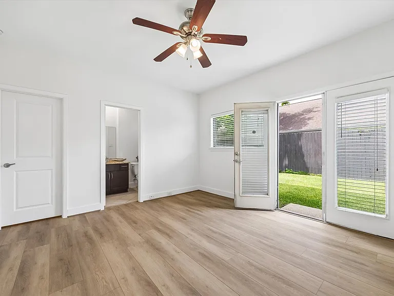2309 McIlhenny St — Photo 3