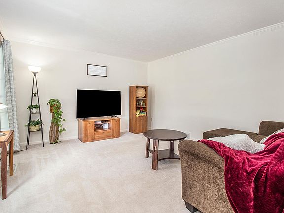 5th image of 51630 Meadow Pond Dr