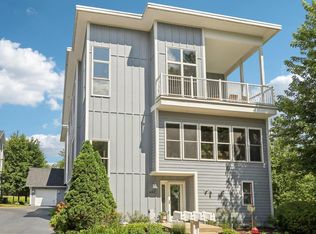 481 Mill St, Fontana, WI 53125
