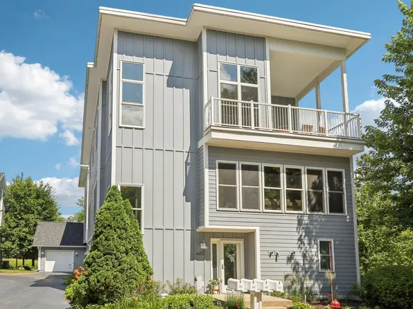 481 Mill STREET, Fontana, WI 53125