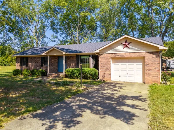 300 Longview Dr, Russellville, KY 42276