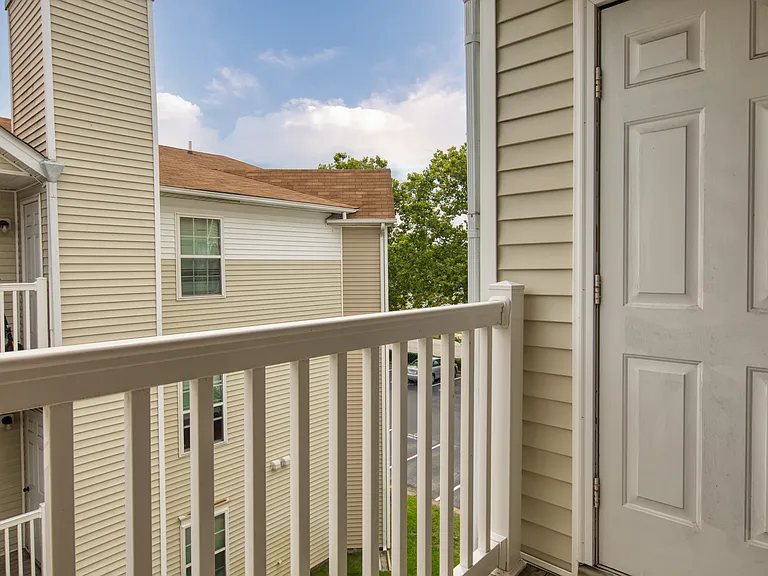 Summer Station Apartments Where Comfort Meets Coastal Living — Photo 41