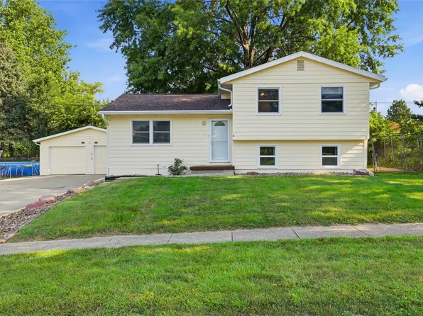 110 Gepke Pkwy, Des Moines, IA 50320