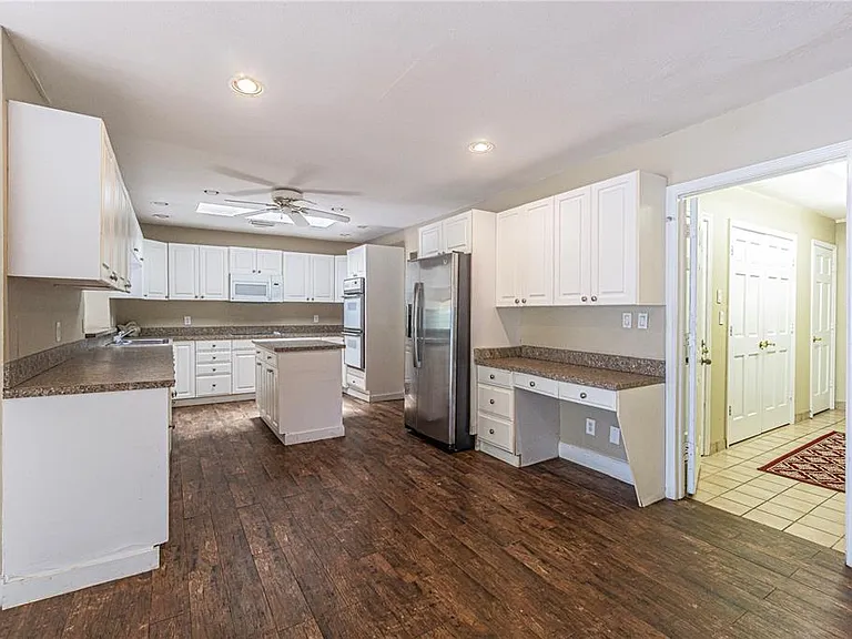 18129 Crawley Rd — Photo 16