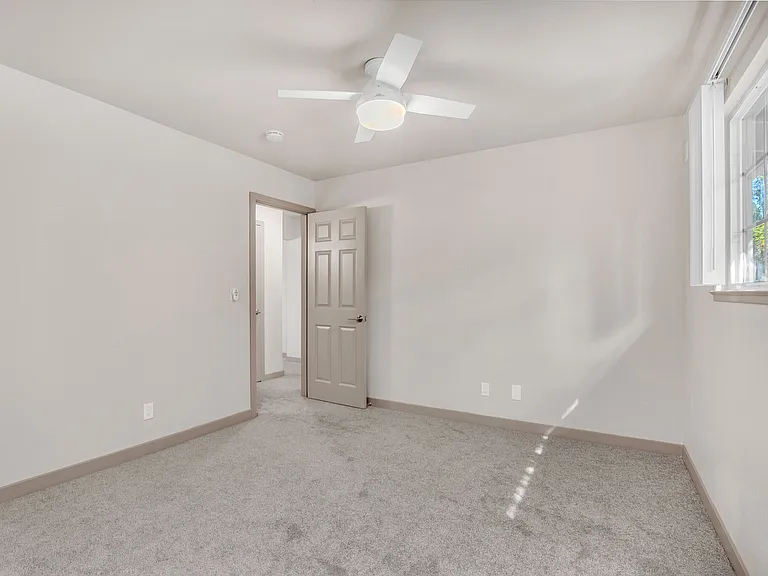 River Walk Apartments — Photo 23