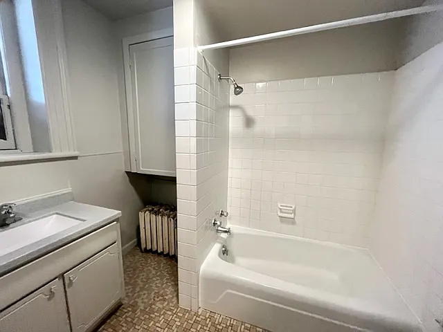 215 N Pinckney St — Photo 3